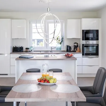 - Emily בית נופש *