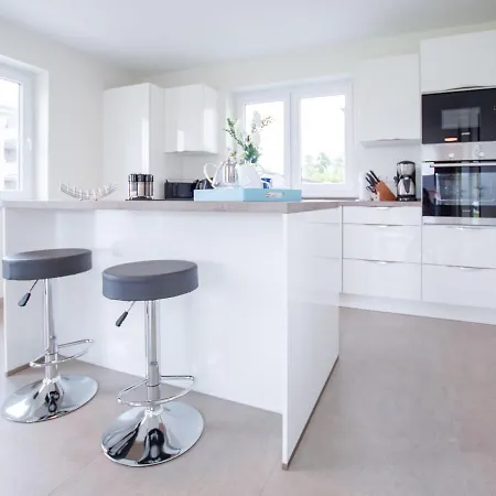 - Emily * בורהאבה